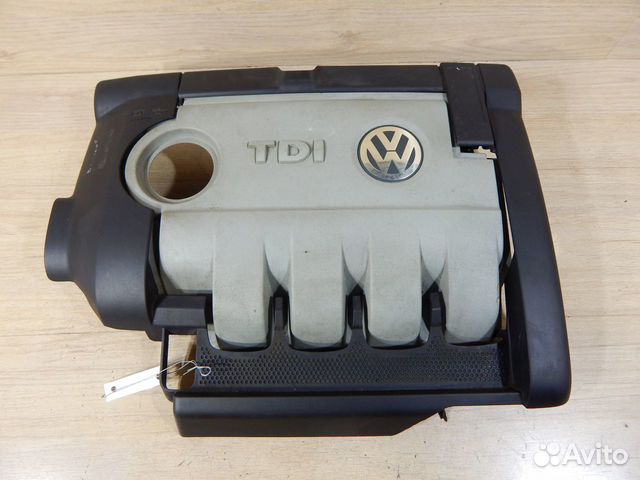 Декоративная накладка дигателя Vw Golf 5 Декоративная накладка дигателя Vw Golf 5