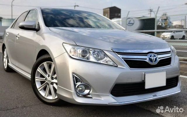 Toyota Camry V50 накладка на крышку багажника