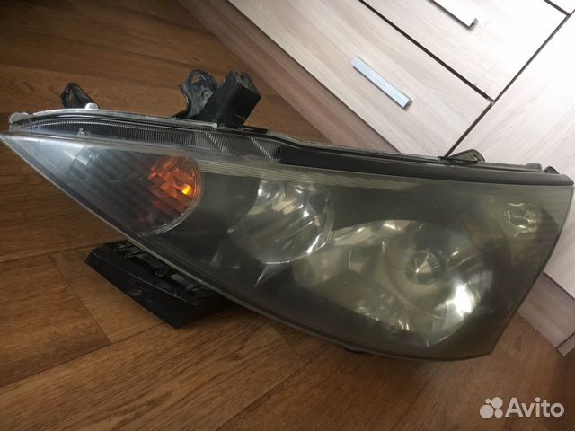Фара правая левая Mitsubishi Grandis Фара правая левая Mitsubishi Grandis