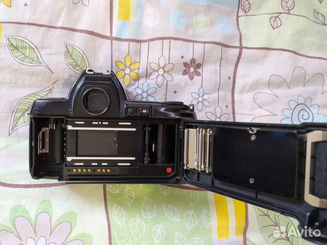 Камера и обьектив Nikon F801 (N8008)