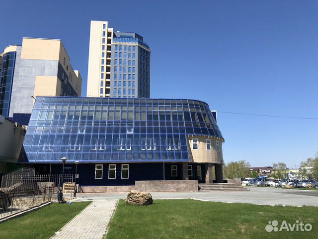 Здание с офисными помещениями, 21404.8 м²