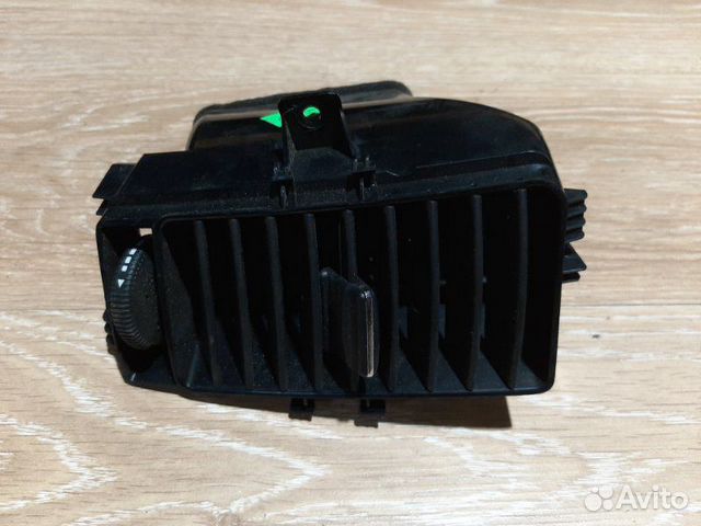 Дефлектор воздуховода левый Mercedes-Benz Sprinter Дефлектор воздуховода левый Mercedes-Benz Sprinter