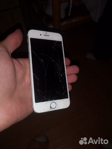 Телефон iPhone 6