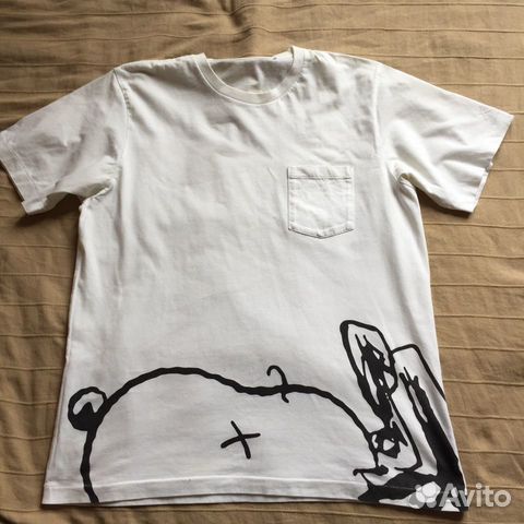 Футболки Uniqlo x Kaws