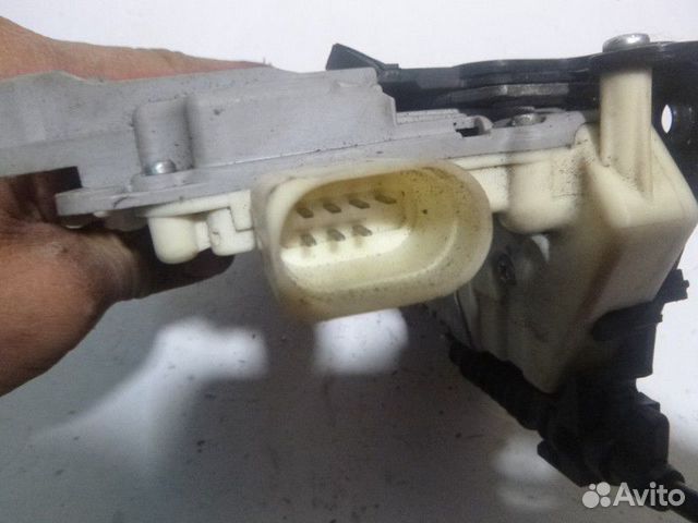 Замок двери передней правой audi Q5 2008