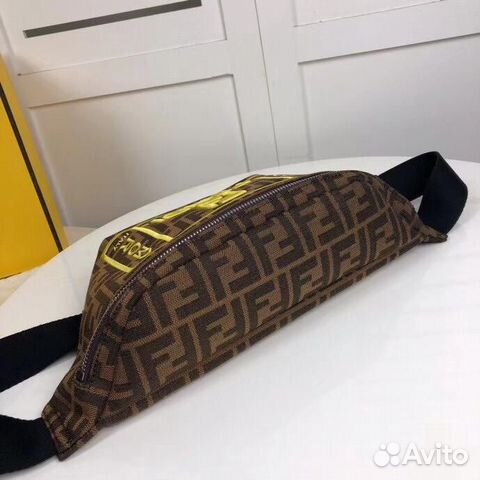 Новая сумка на пояс Fendi FF Новая сумка на пояс Fendi FF