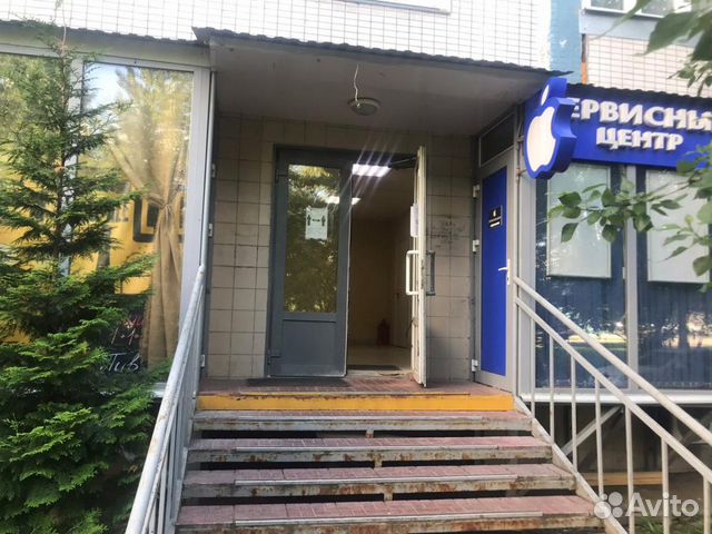 Сдам торговую площадь возле метро 17 м²