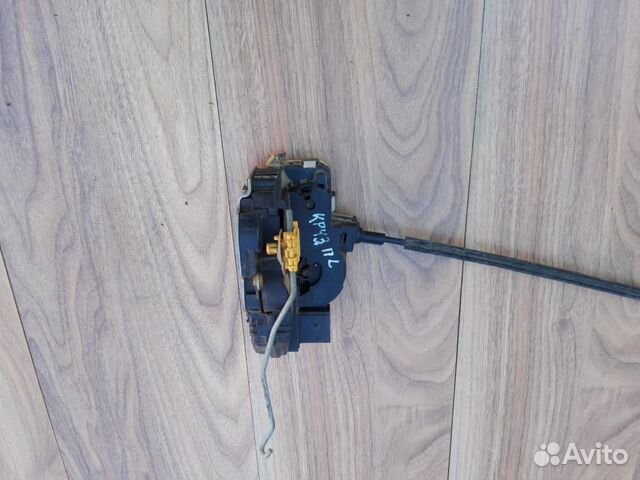 Замок двери передний левый Chevrolet Cruze