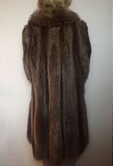 Шуба из енота. 44-46 р