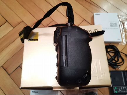 Nikon D4