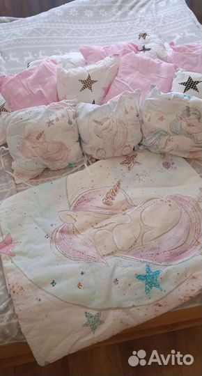 Бортики в кроватку с одеялом