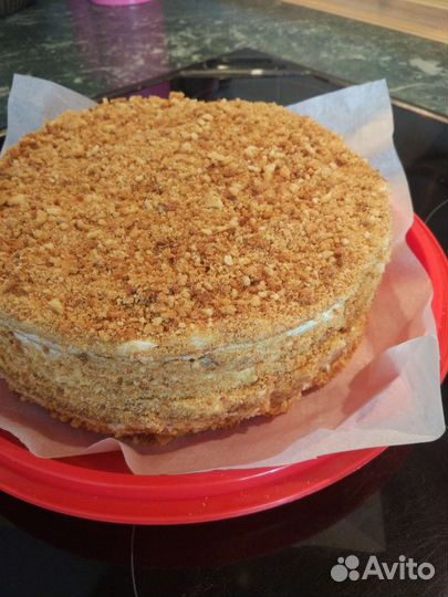 Медовик, пельмени, блинчики, вареники, печен торт