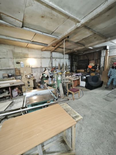 Гараж, > 30 м²