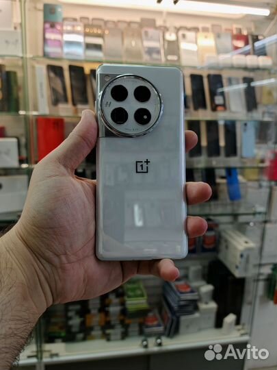 OnePlus 12, 16/512 ГБ