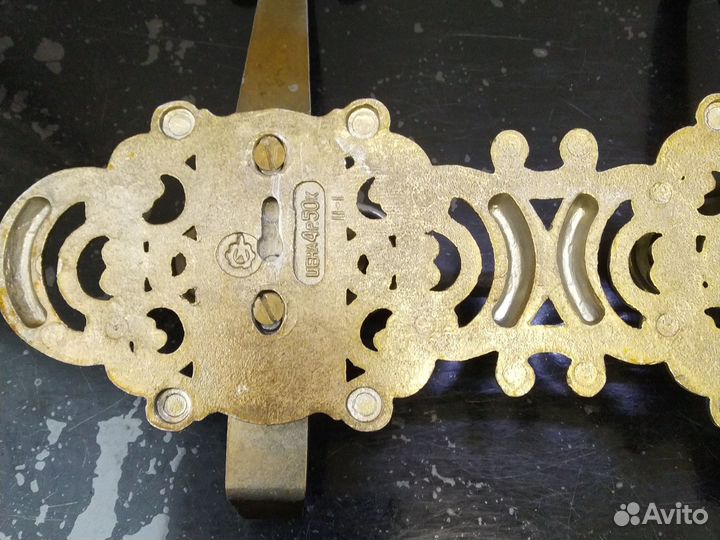 Вешалка настенная металлическая