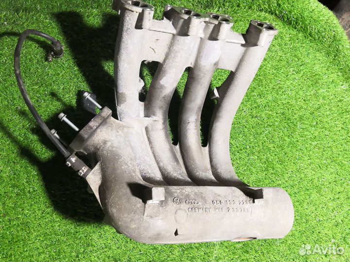 Впускной коллектор Audi A4 b5 1,6 adp