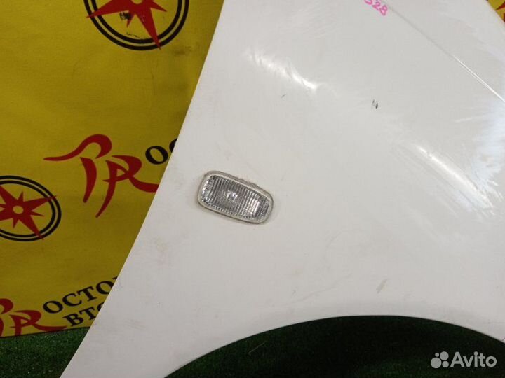 Крыло переднее правое Toyota Funcargo