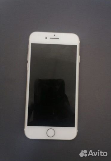 Смартфон iPhone 7