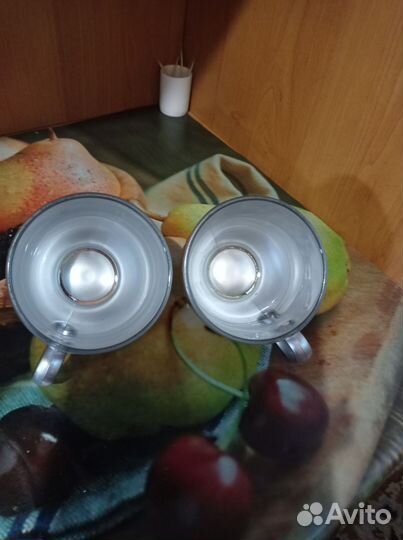 Кружка из тёмного стекла