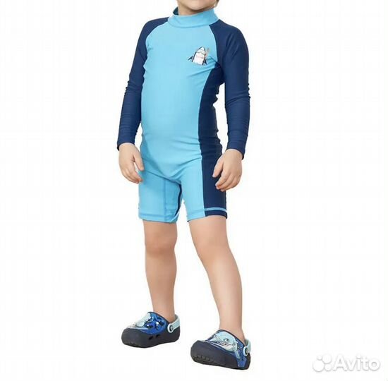 Плавательный костюм