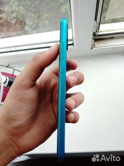 Телефон Honor 9c