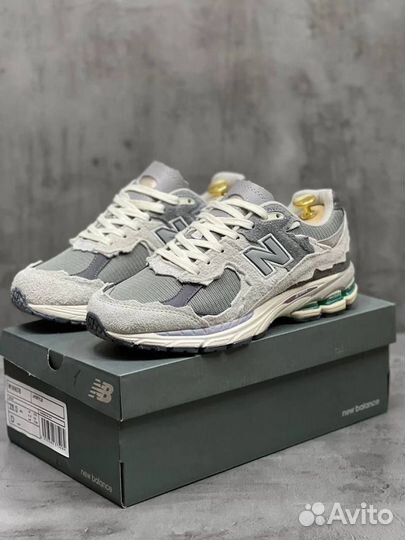 Кроссовки женские new balance 2002r