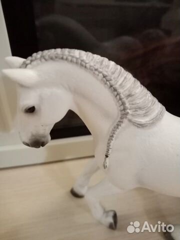 Статуэтка Сувенир рельефная лошадка белоснежная