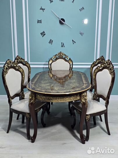 Кухонный стол и стулья новые