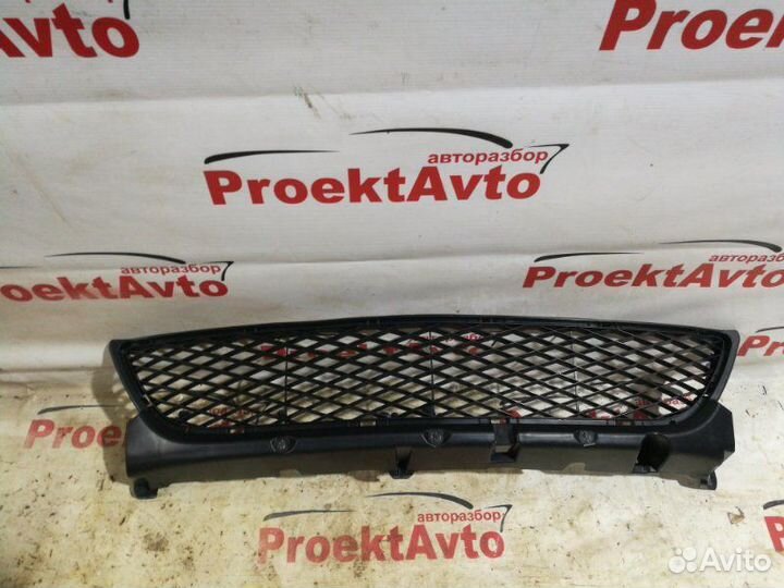 Решетка в бампер передняя Mazda 3 BK 2004