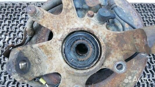 Ступица передняя правая nissan navara D22 (OBE14N9