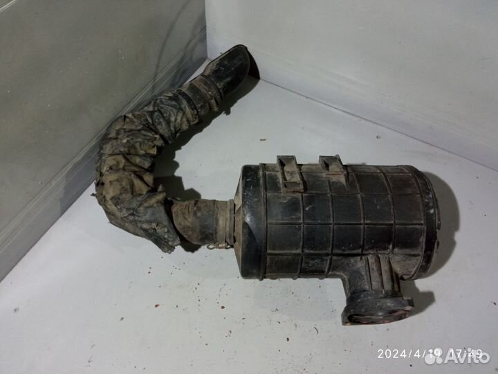 Корпус воздушного фильтра renault scenic 1