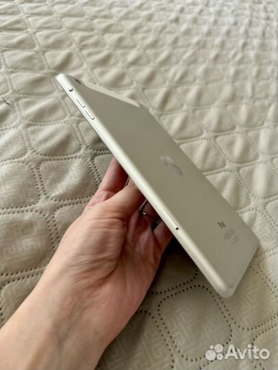 Планшет Apple iPad mini 16Gb Wi-Fi