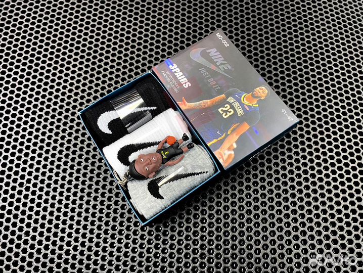 Носки Nike в коробке с брелком