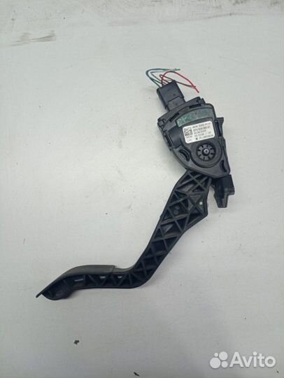 Электронная педаль газа Peugeot 308