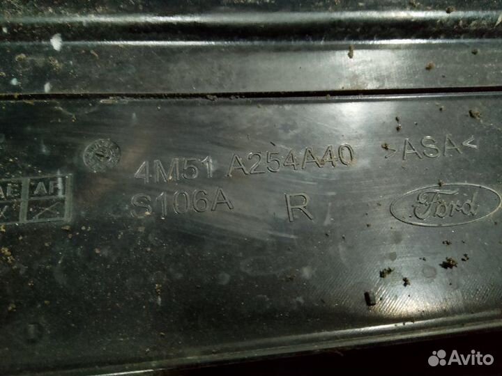 Накладка в салоне задняя правая Ford Focus 2 2