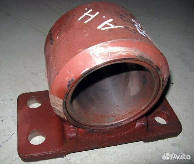 Опора левая К 700А, К-700, К-701