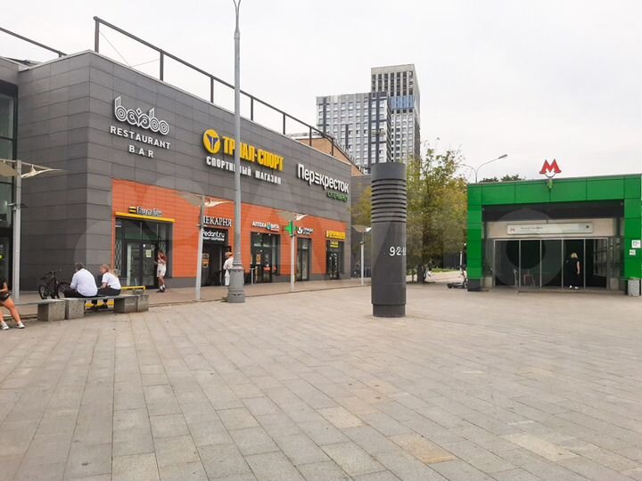 Продаю помещение в ТЦ возле метро, 43.9 м²