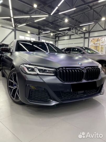 Оклейка автомобиля антигравийной пленкой