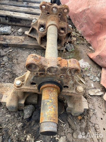 Ось балансира 10 т в сборе с кронштейнами Камаз