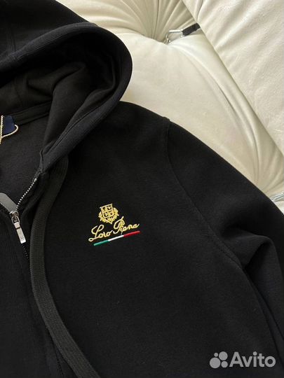 Костюм спортивный