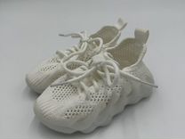 Кроссовки детские Yeezy (изики) 22 размер