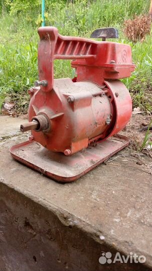 Электродвигатель глубинного вибратора