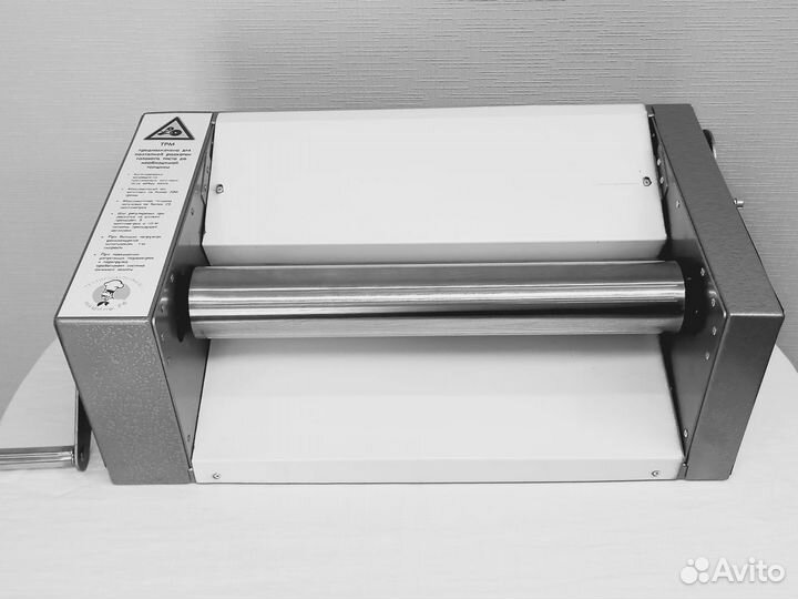 Ручная тестораскатка, тестораскаточная машина