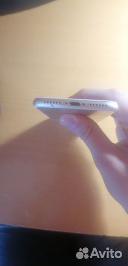 Телефон iPhone 7