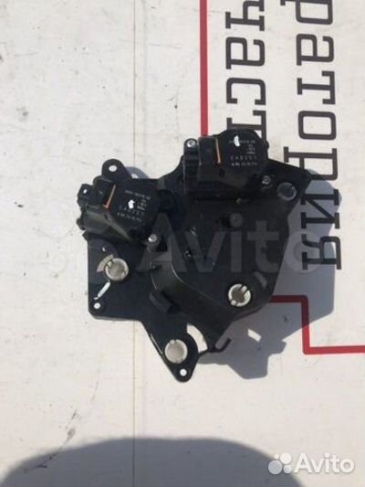 Моторчик заслонки отопителя Ford Focus 3