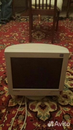 Монитор Самсунг 17 дюймов, рабочий, царапин нет