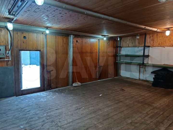 Гараж, > 30 м²