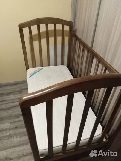 Кроватка детская с матрацом