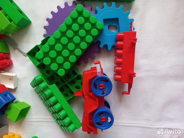 Конструктор Bauer несколько наборов