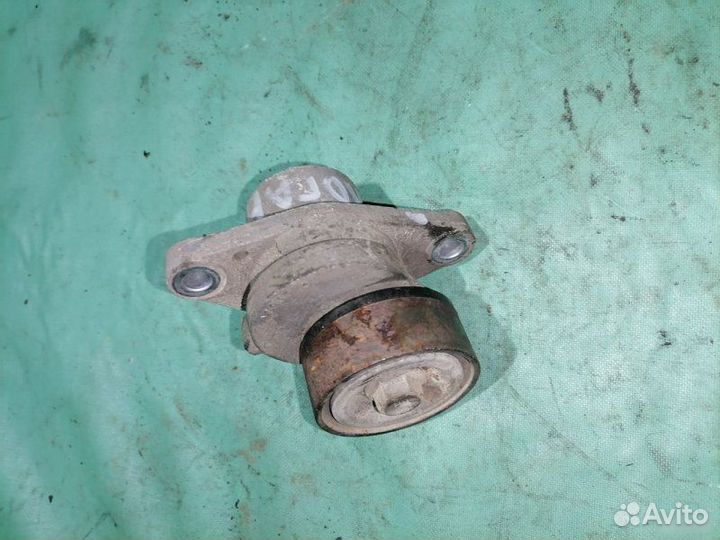 Натяжитель генератора Renault Logan